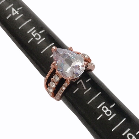 14K Rose Gold Filled Drop-Pear Shaped Wedding Ring - Picture 4 of 4